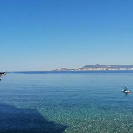 Plage Des Lecques - 40 M Apartment With Terrace And 110M Garden